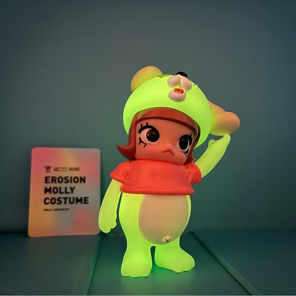 Pop Mart - Erosion Molly Costume - Booo-Ma Molly (GITD) - Picture 4 of 5